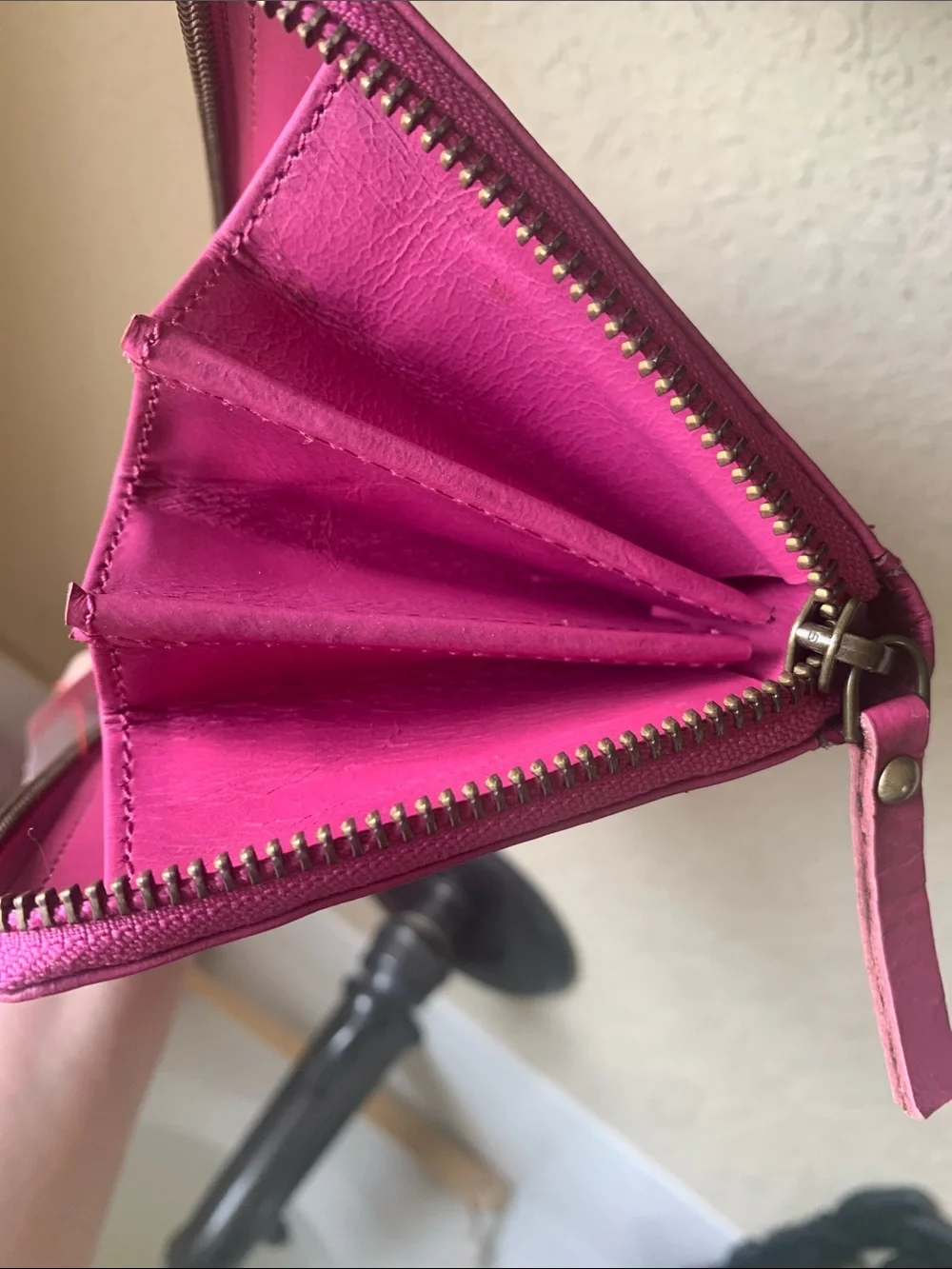 Montana Hudson Women's Leather Zip-Around Wallet in Pink